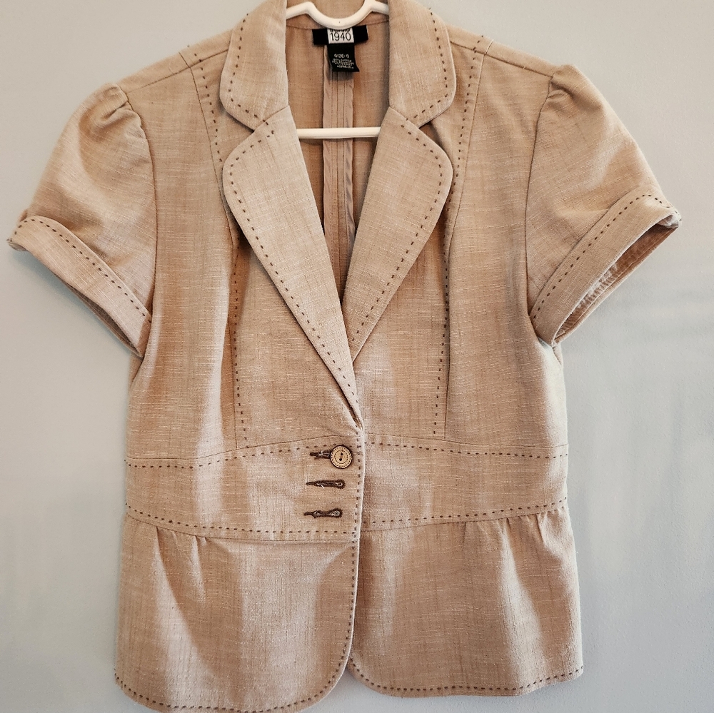 (4 For $20) TUDIO 1940 Taupe button front jacket dark brown stitch trim . Size S